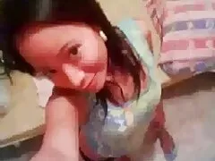 FACIALS4K: PornHD හි සවාරියක් අවශ්‍ය වූ ගැහැණු ළමයා පුරා බහුවිධ ෆේෂල් පිපිරවීම