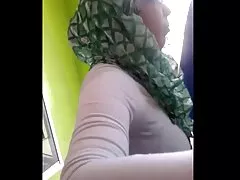 ඇවා ඇඩම්ස් තම දියණියගේ පෙම්වතා සොරකම් කරයි